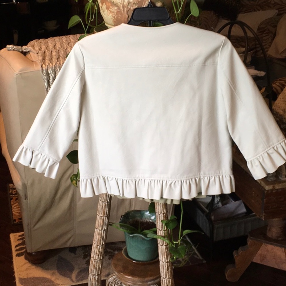 Casting La White Ruffle Jacket Good Shape 1 Spot - image 3